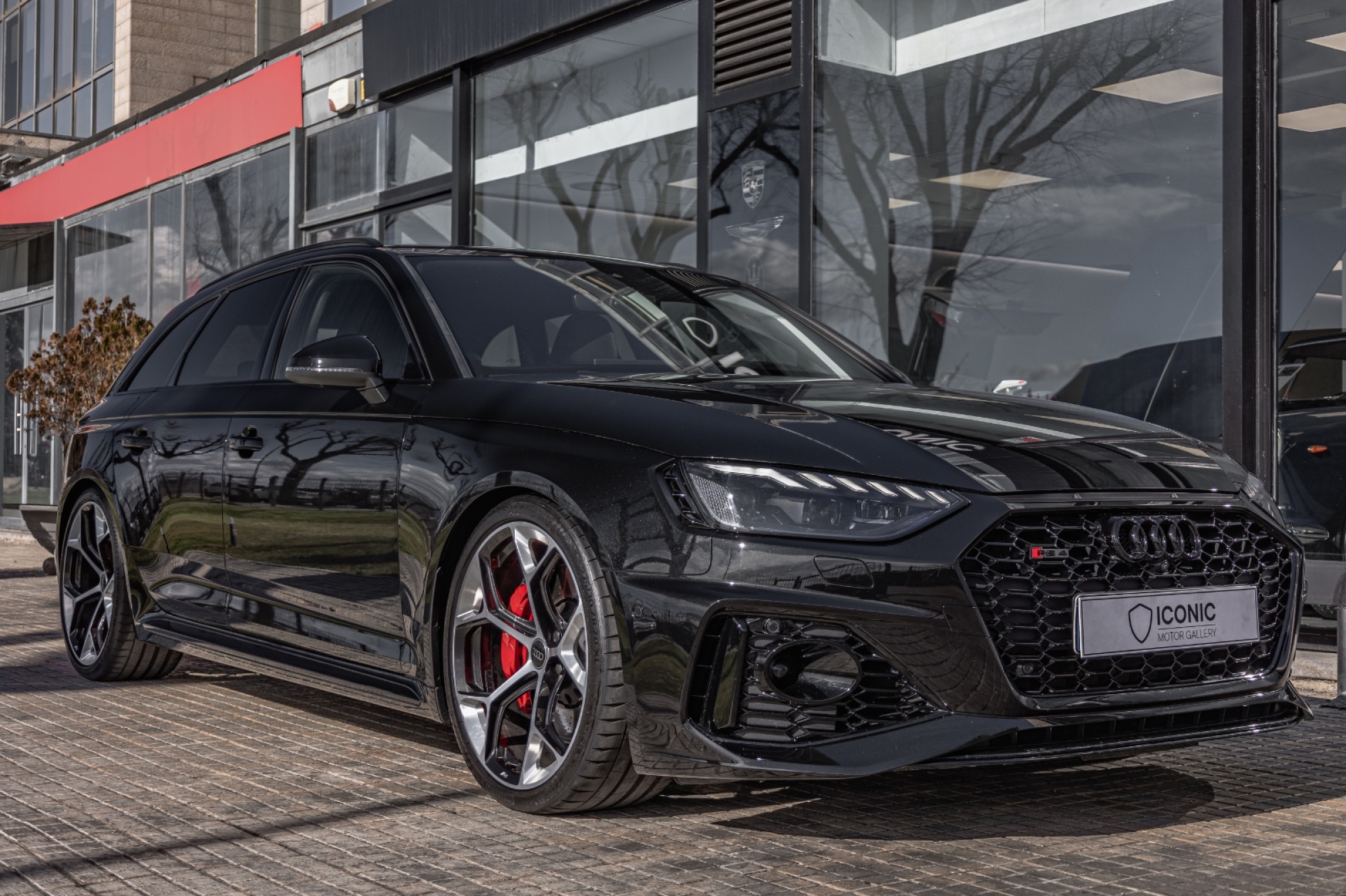 AUDI RS4 AVANT PERFORMANCE TFSI