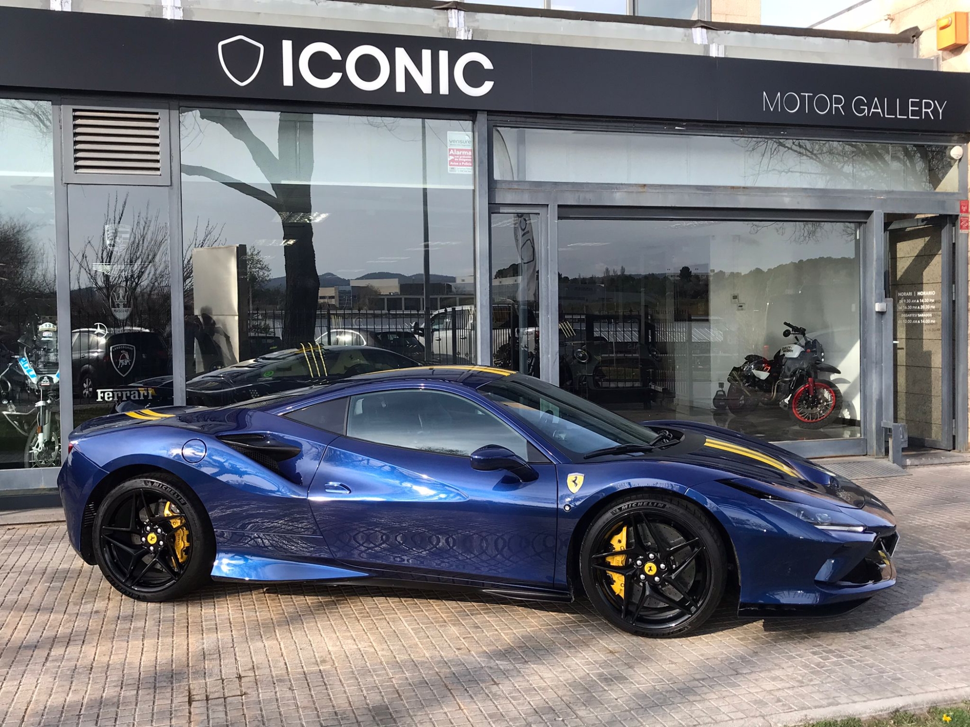 FERRARI F8 TRIBUTO 